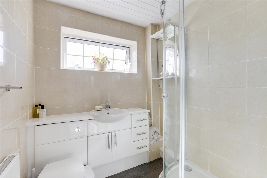 Polperro Way, Hucknall, Nottinghamshire, NG15 6JX
