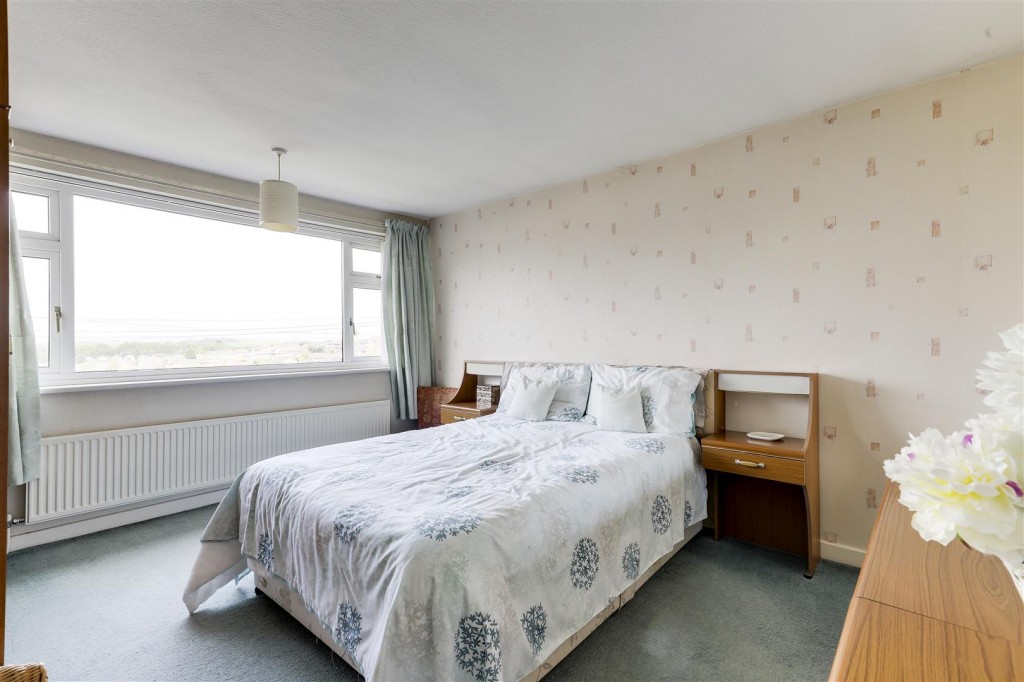 Blantyre Avenue, Rise Park, Nottinghamshire, NG5 5DN