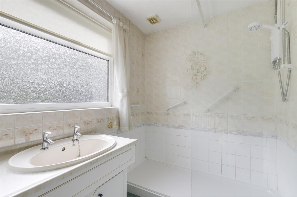 Blantyre Avenue, Rise Park, Nottinghamshire, NG5 5DN