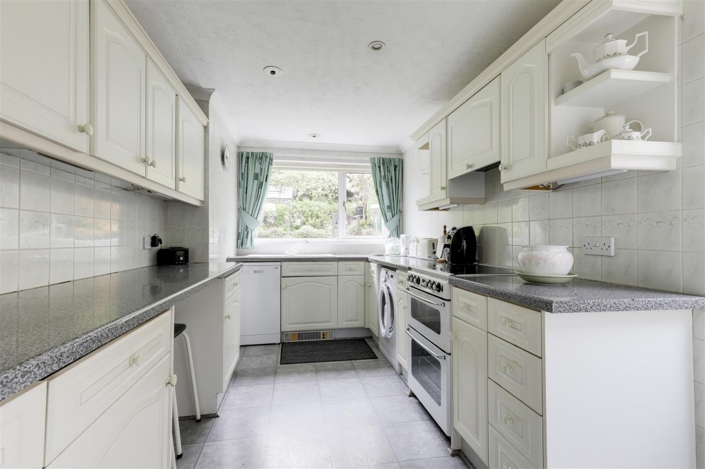 Blantyre Avenue, Rise Park, Nottinghamshire, NG5 5DN