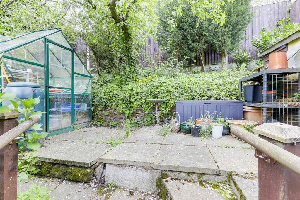 Blantyre Avenue, Rise Park, Nottinghamshire, NG5 5DN