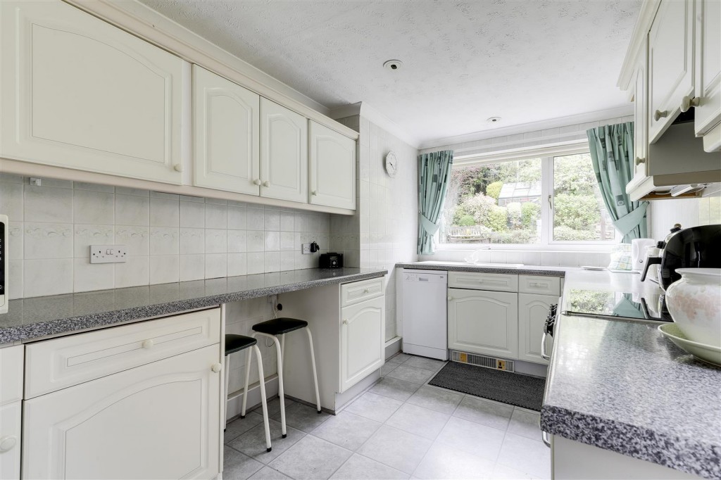Blantyre Avenue, Rise Park, Nottinghamshire, NG5 5DN