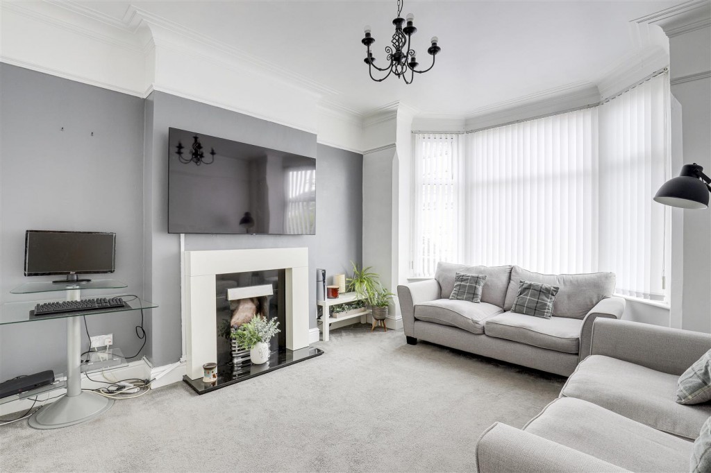 Burton Road, Carlton, Nottinghamshire, NG4 3DH