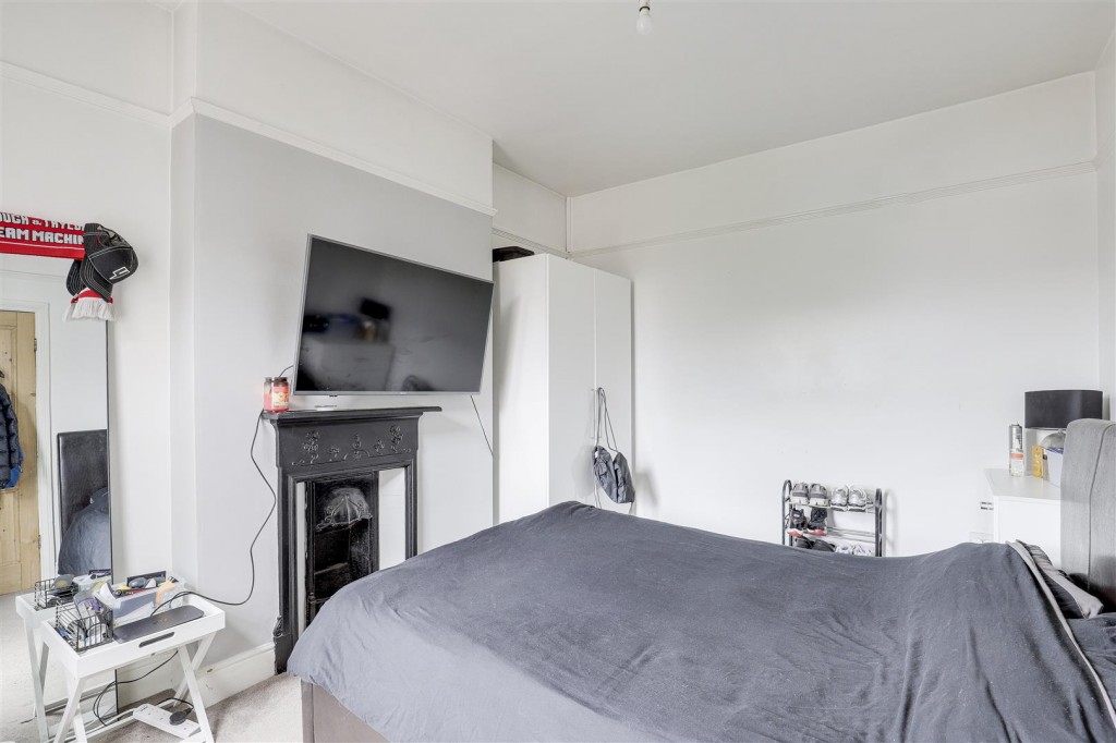 Burton Road, Carlton, Nottinghamshire, NG4 3DH