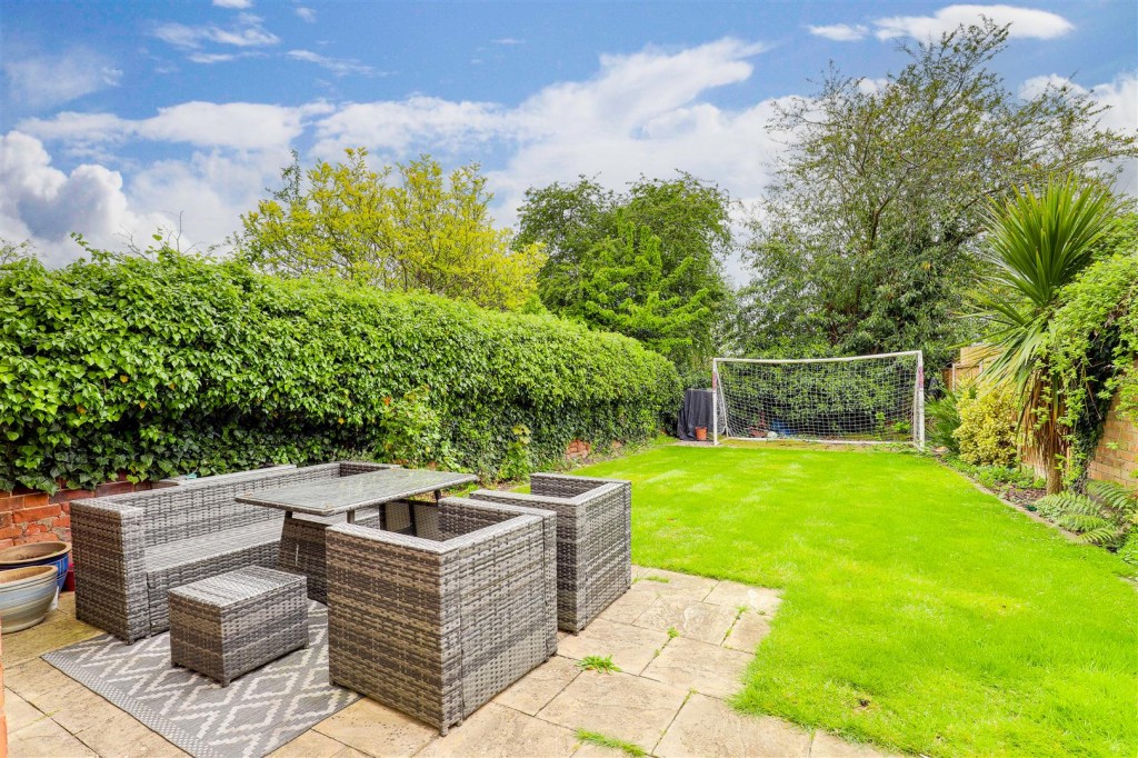 Burton Road, Carlton, Nottinghamshire, NG4 3DH