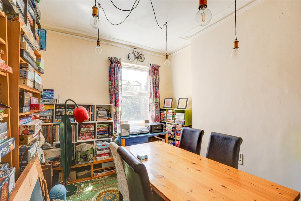 Wiverton Road, Forest Fields, Nottinghamshire, NG7 6NQ