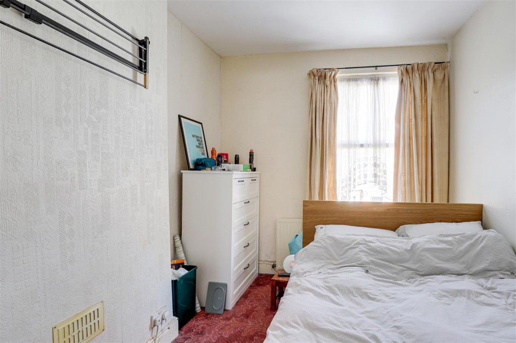 Wiverton Road, Forest Fields, Nottinghamshire, NG7 6NQ