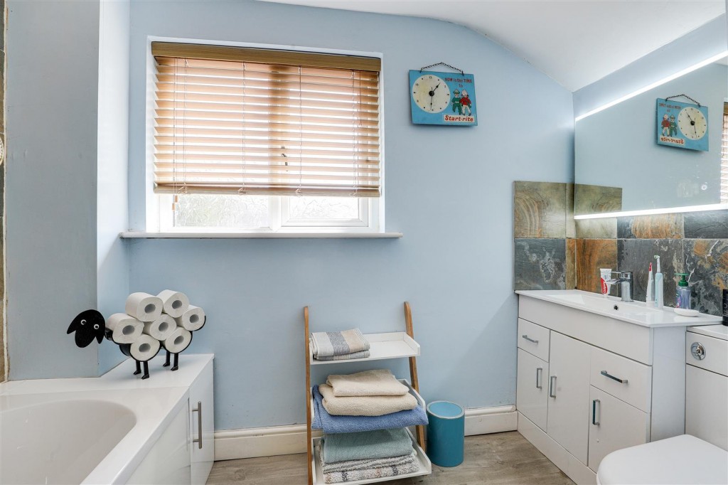 Wiverton Road, Forest Fields, Nottinghamshire, NG7 6NQ