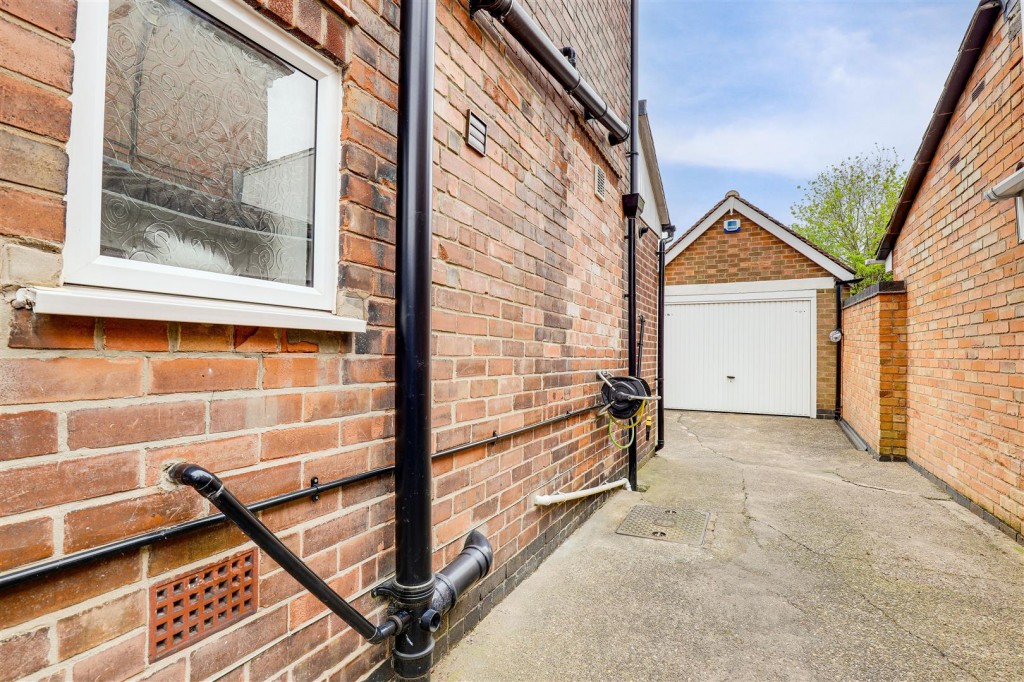 Edgware Road, Bulwell, Nottinghamshire, NG6 9HU