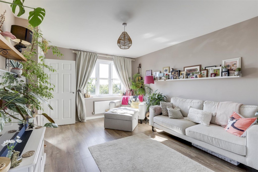 Seaton Way, Mapperley, Nottinghamshire, NG3 5XB