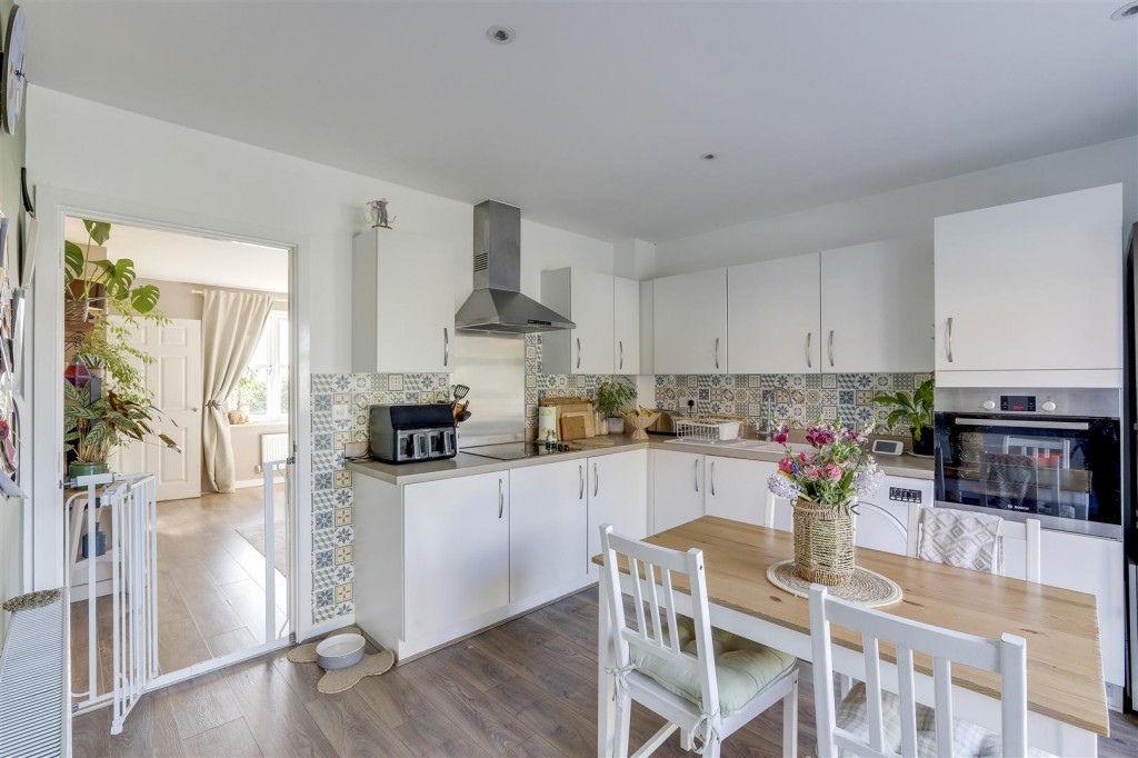 Seaton Way, Mapperley, Nottinghamshire, NG3 5XB