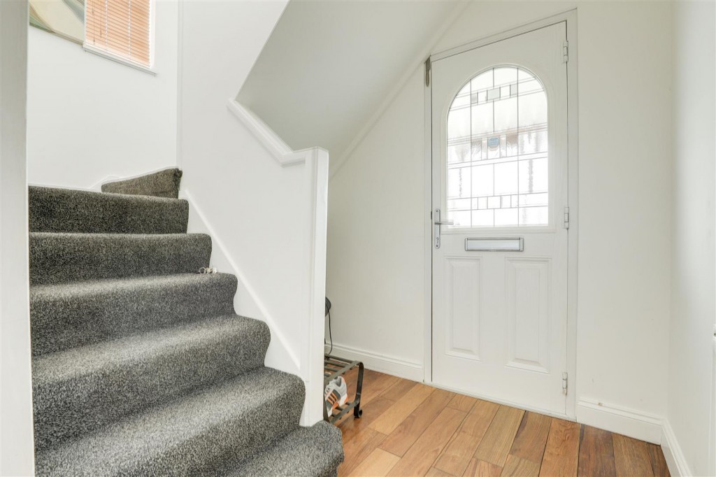 Fraser Crescent, Carlton, Nottinghamshire, NG4 1NL