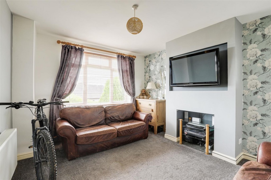 Fraser Crescent, Carlton, Nottinghamshire, NG4 1NL