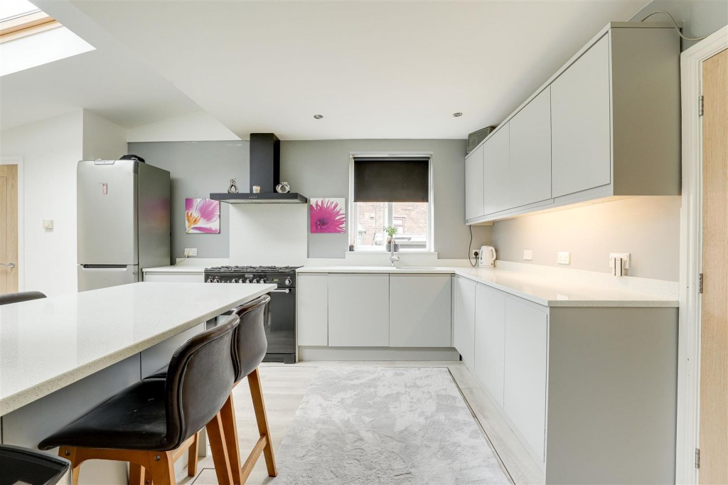 Fraser Crescent, Carlton, Nottinghamshire, NG4 1NL