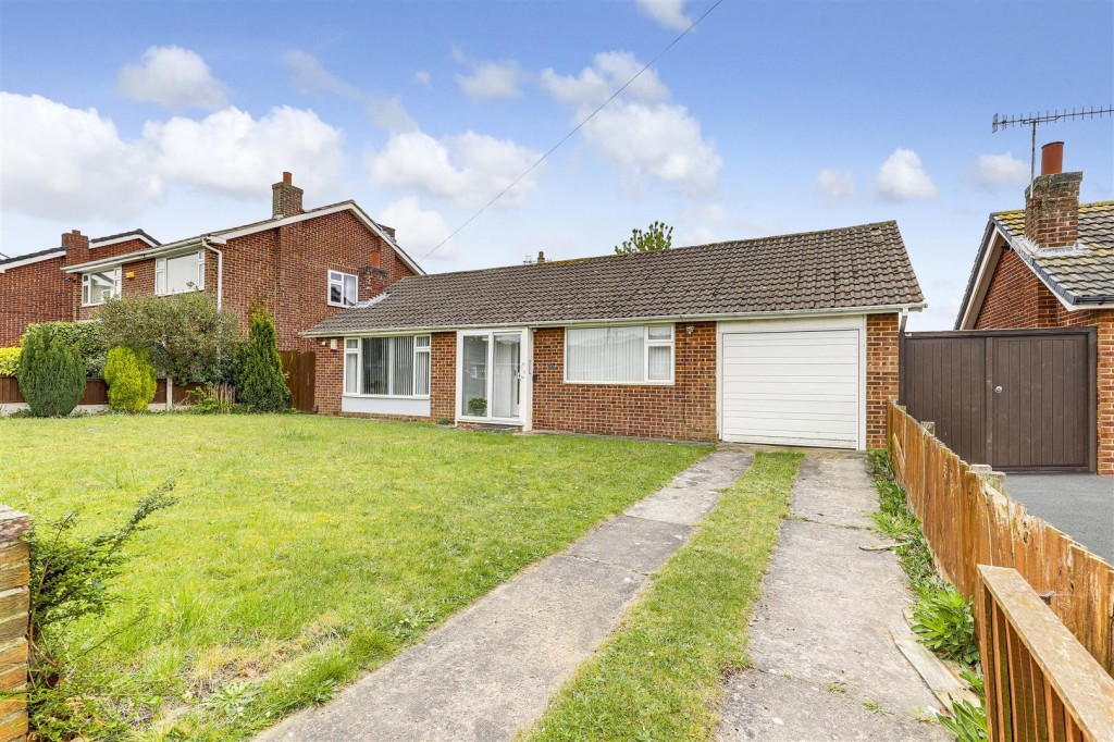 Bracadale Road, Rise Park, Nottinghamshire, NG5 5EF