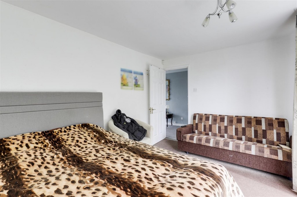 Bracadale Road, Rise Park, Nottinghamshire, NG5 5EF