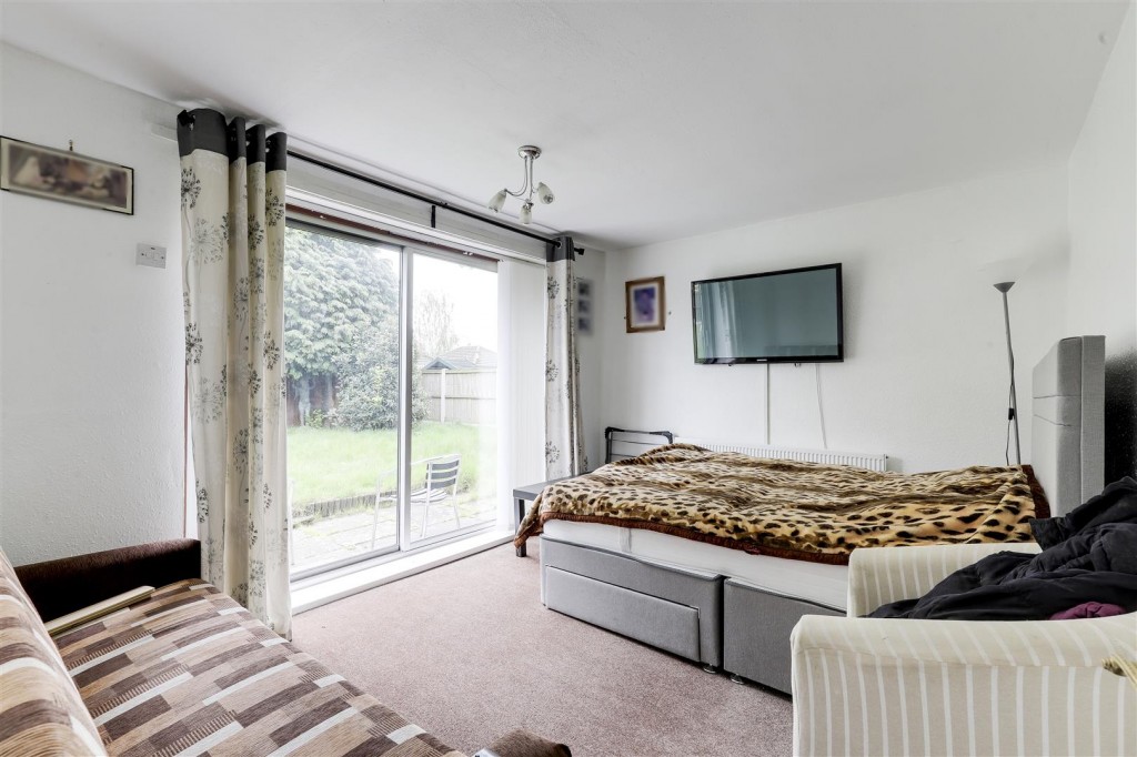 Bracadale Road, Rise Park, Nottinghamshire, NG5 5EF