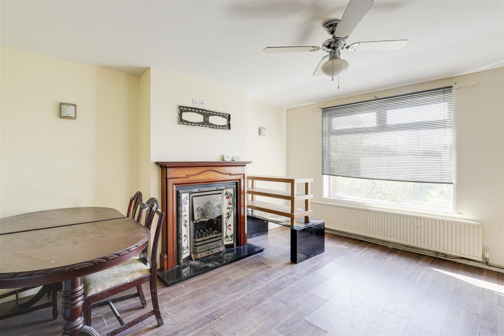 Beckhampton Road, Bestwood Park, Nottinghamshire, NG5 5NF
