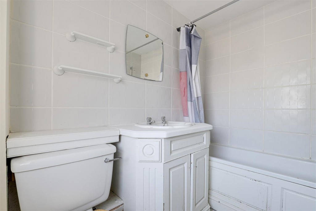 Beckhampton Road, Bestwood Park, Nottinghamshire, NG5 5NF