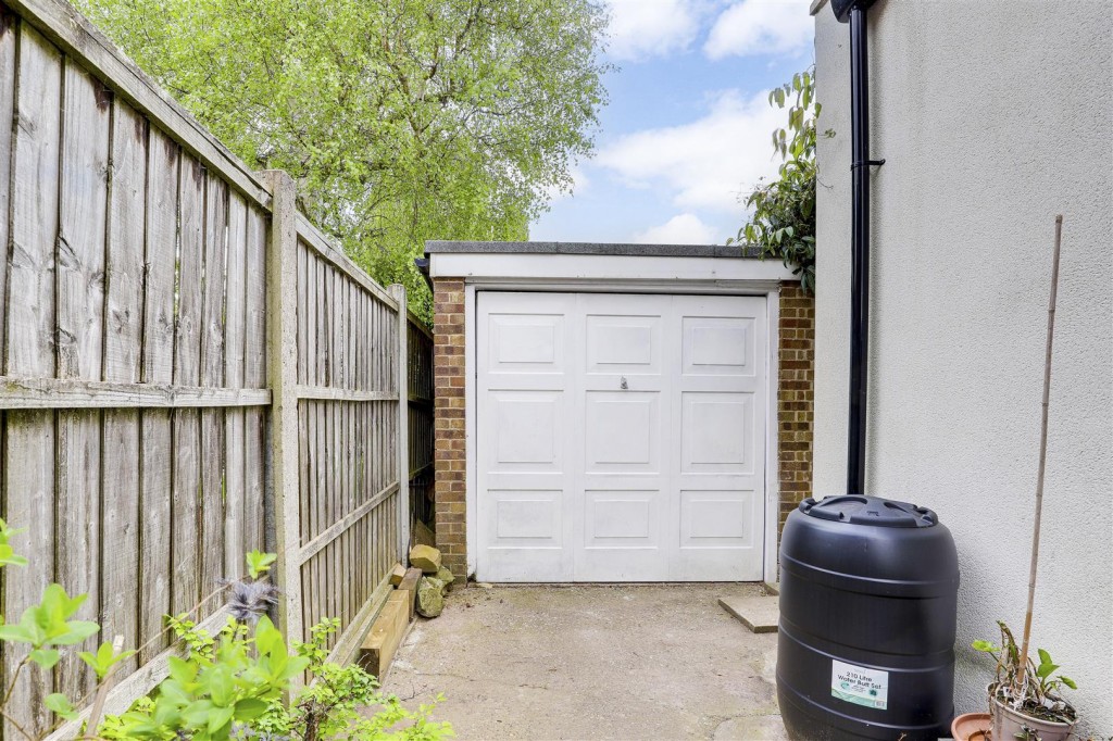 Elmhurst Avenue, Mapperley, Nottinghamshire, NG3 6GF