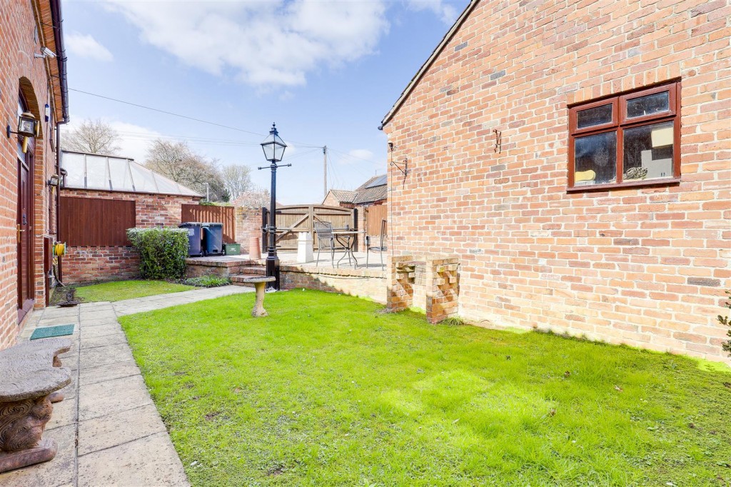 Willow Lane, Gedling, Nottinghamshire, NG4 4BJ