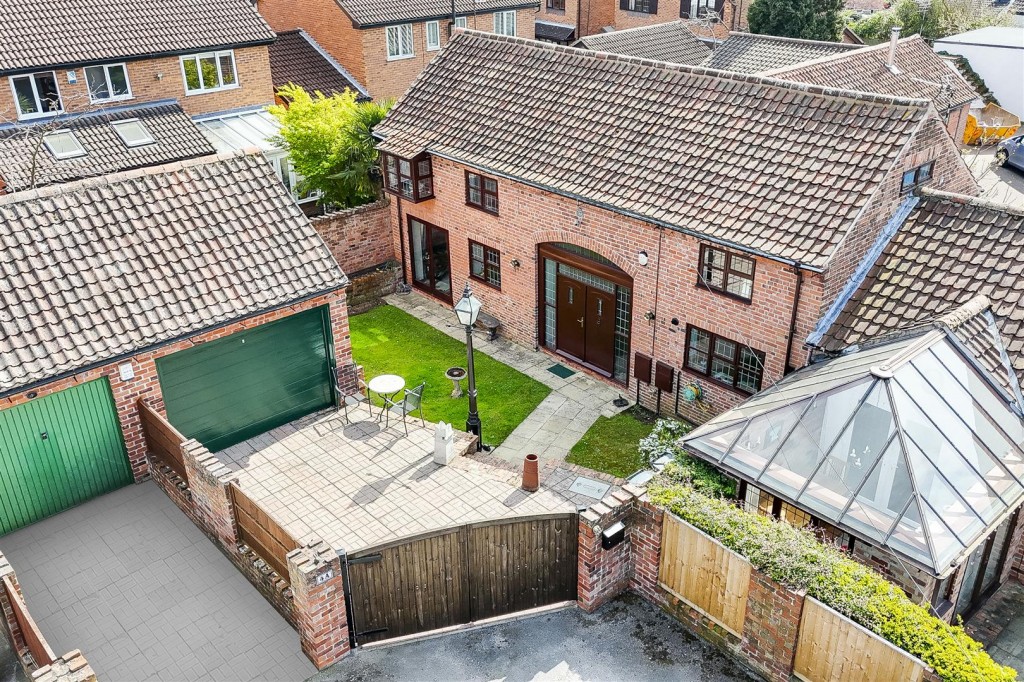 Willow Lane, Gedling, Nottinghamshire, NG4 4BJ