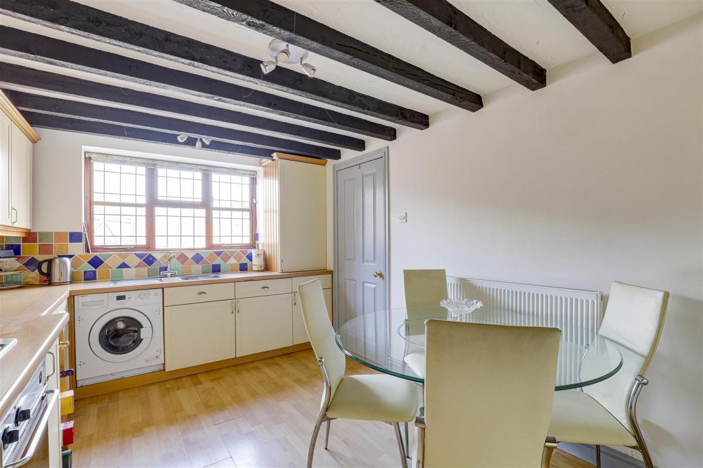 Willow Lane, Gedling, Nottinghamshire, NG4 4BJ