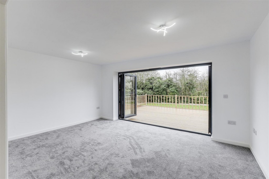 Yew Tree Drive, Huthwaite, Sutton-In-Ashfield, Nottinghamshire, NG17 2RW