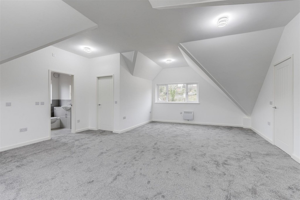 Yew Tree Drive, Huthwaite, Sutton-In-Ashfield, Nottinghamshire, NG17 2RW