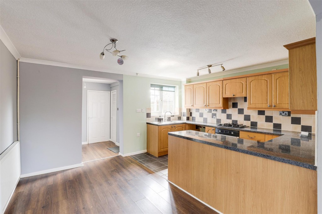 Polperro Way, Hucknall, Nottinghamshire, NG15 6JX