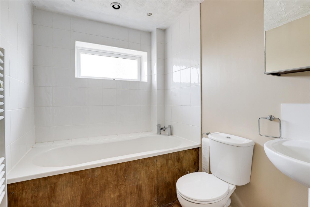 Polperro Way, Hucknall, Nottinghamshire, NG15 6JX
