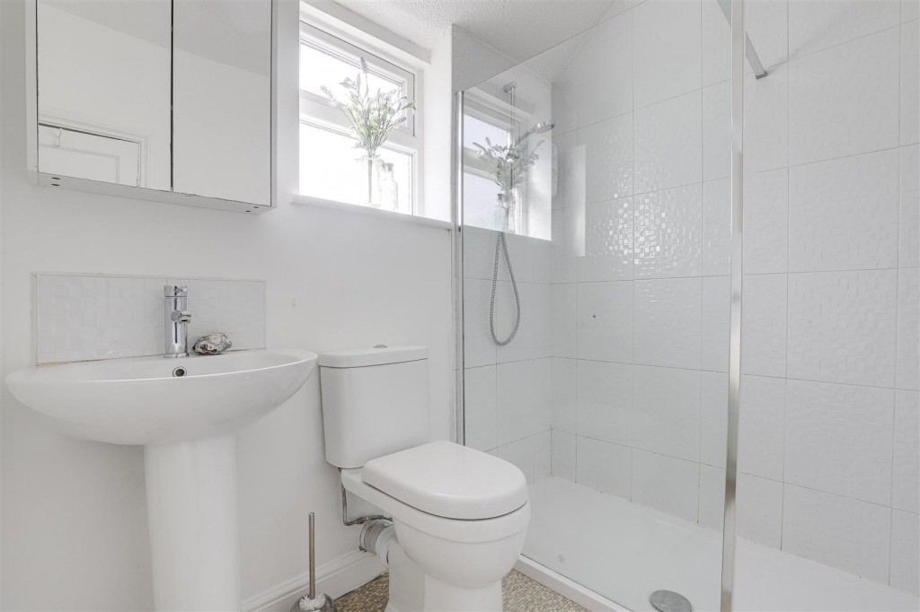 Rolleston Drive, Nottingham, Nottinghamshire, NG7 1JU