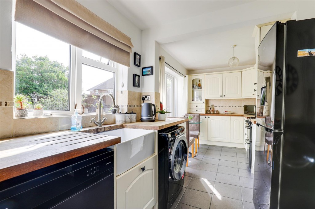 Lime Tree Road, Hucknall, Nottinghamshire, NG15 6AS