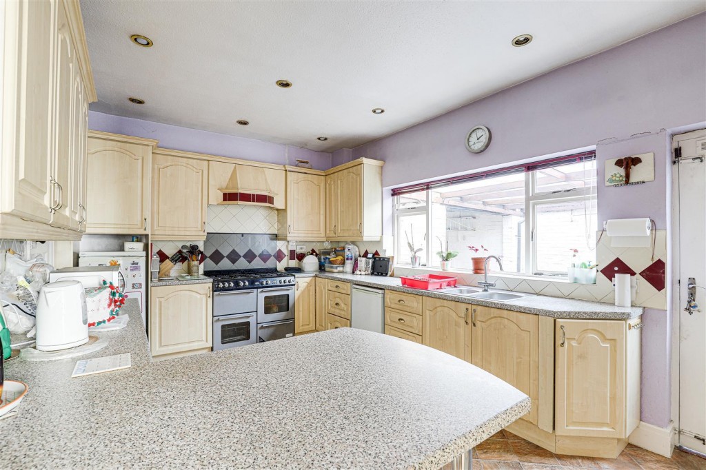 Radcliffe Road, West Bridgford, Nottinghamshire, NG2 5HD