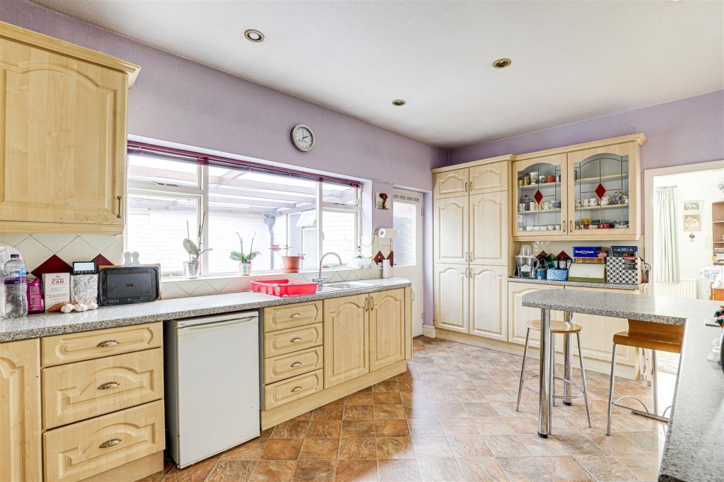 Radcliffe Road, West Bridgford, Nottinghamshire, NG2 5HD