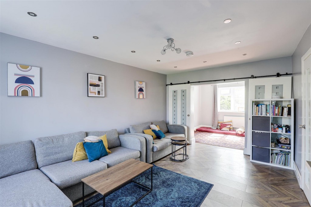 Addison Road, Carlton, Nottinghamshire, NG4 1JR
