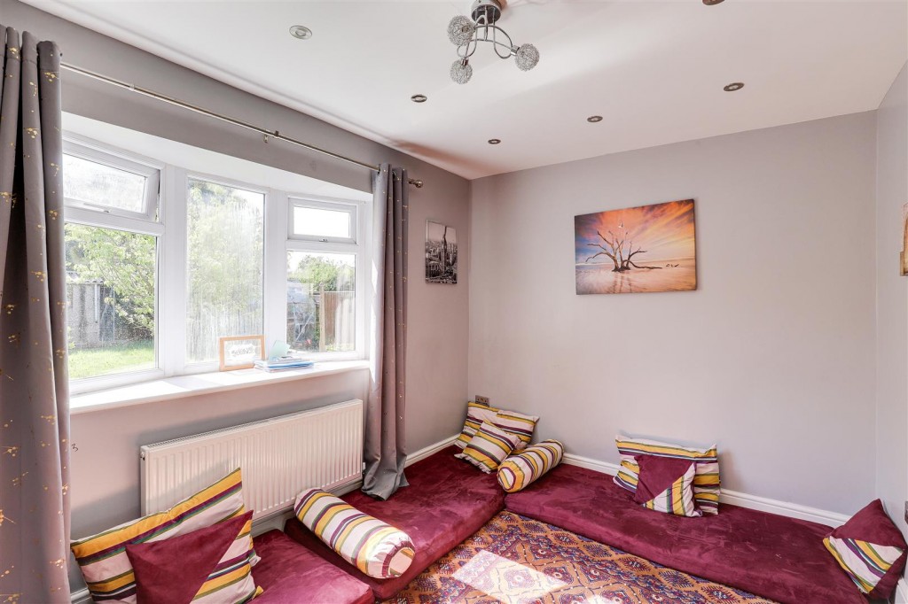 Addison Road, Carlton, Nottinghamshire, NG4 1JR