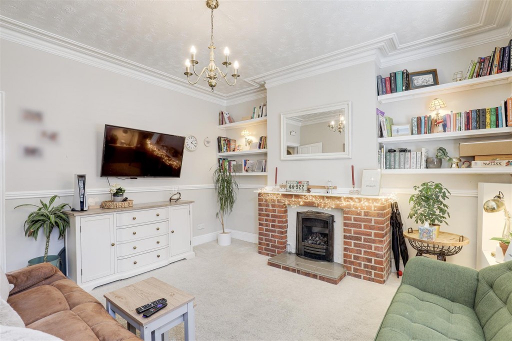 Chesterfield Street, Carlton, Nottinghamshire, NG4 1EF