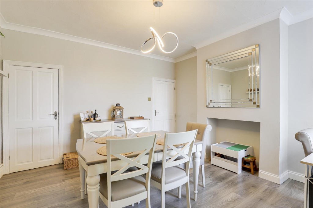 Chesterfield Street, Carlton, Nottinghamshire, NG4 1EF