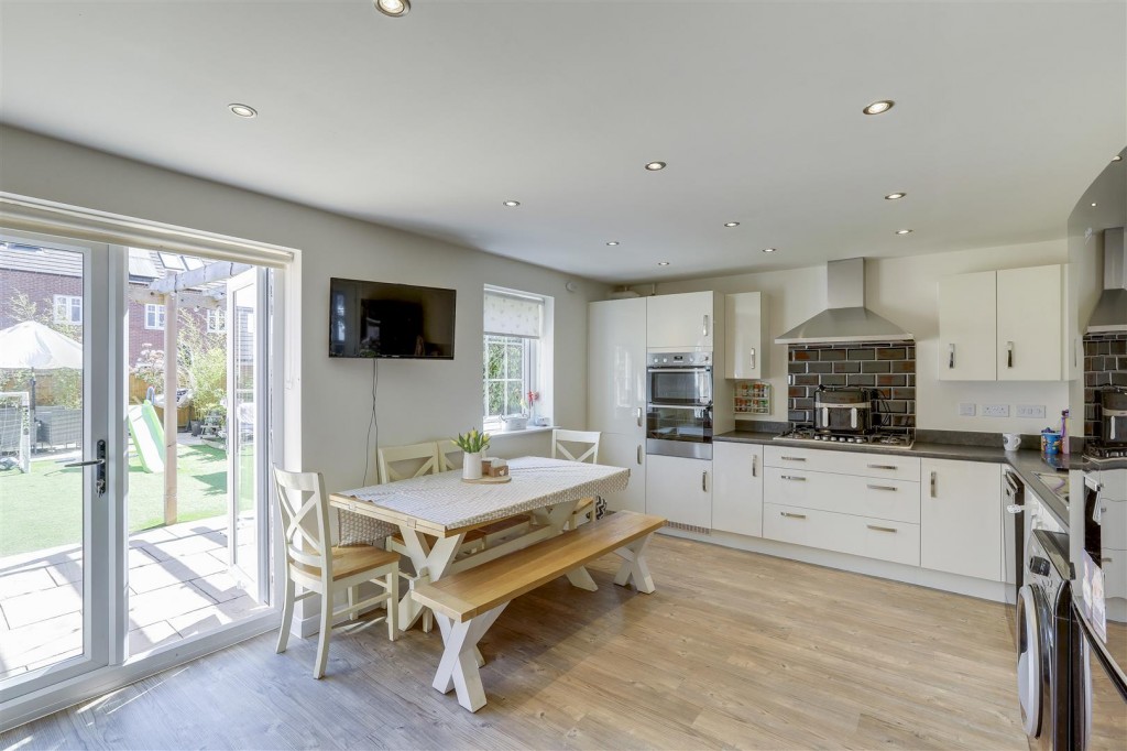 Kenbrook Road, Hucknall, Nottinghamshire, NG15 8HZ