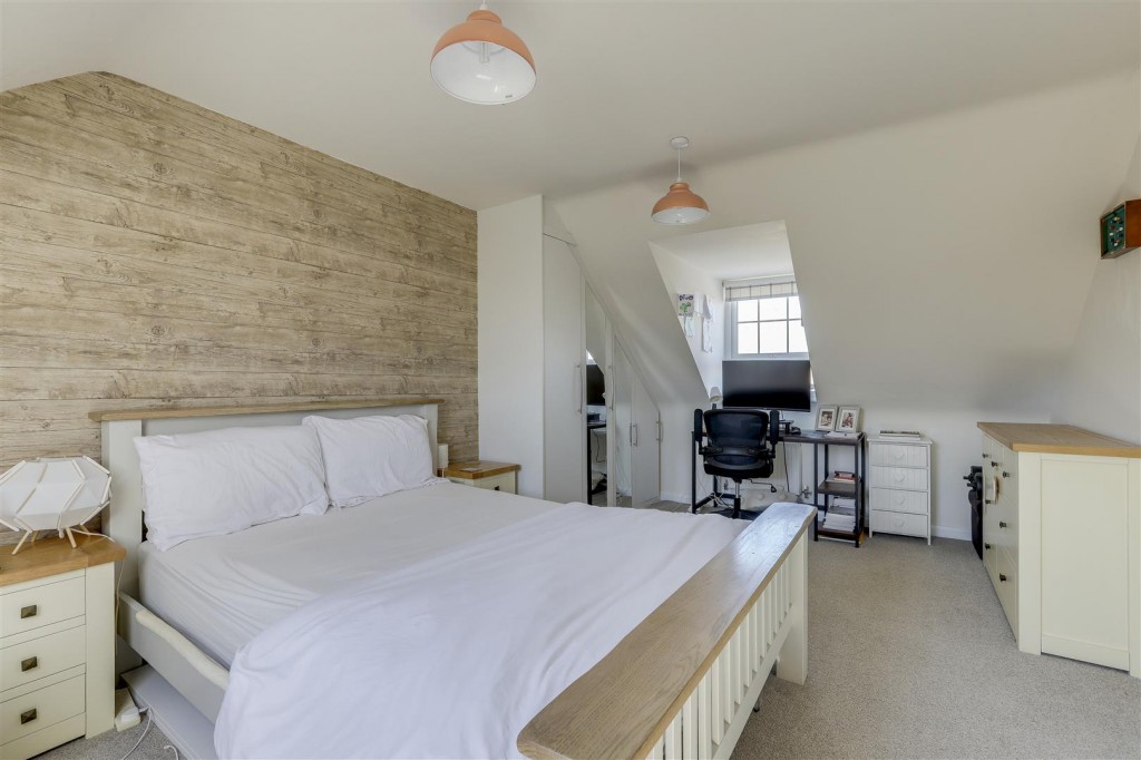 Kenbrook Road, Hucknall, Nottinghamshire, NG15 8HZ