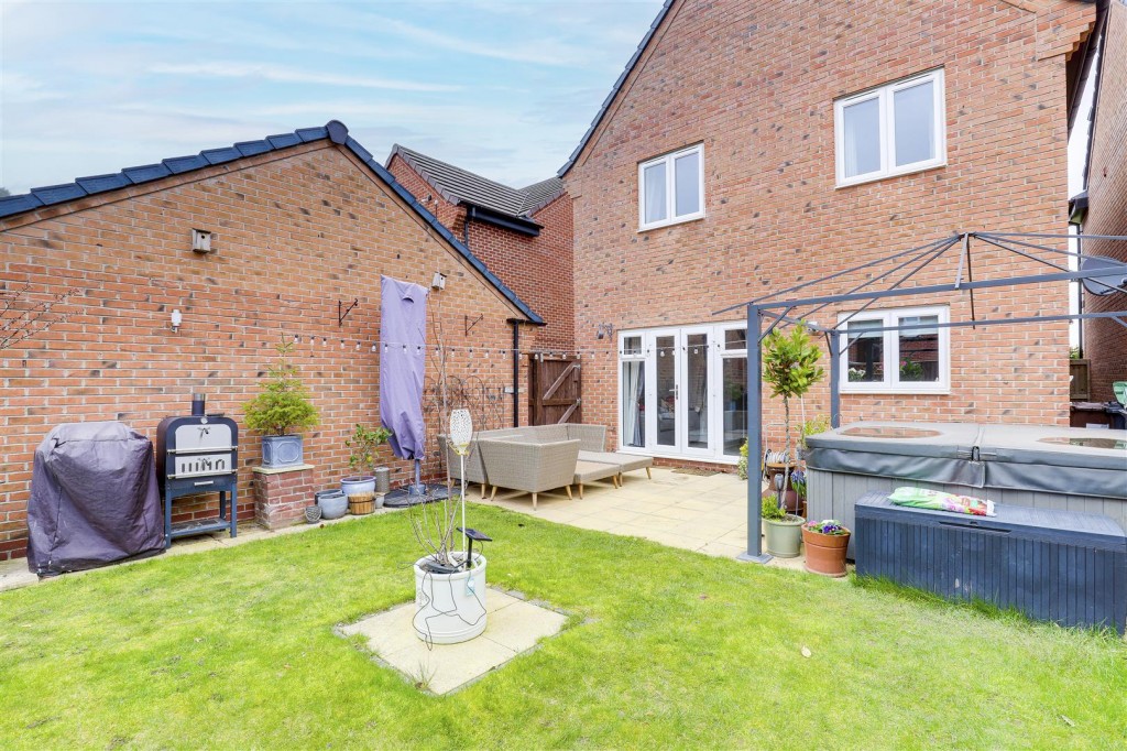 Hartland Drive, Mapperley, Nottinghamshire, NG3 5UZ