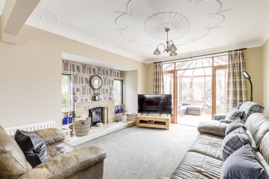 Plains Road, Mapperley, Nottinghamshire, NG 3 5LE