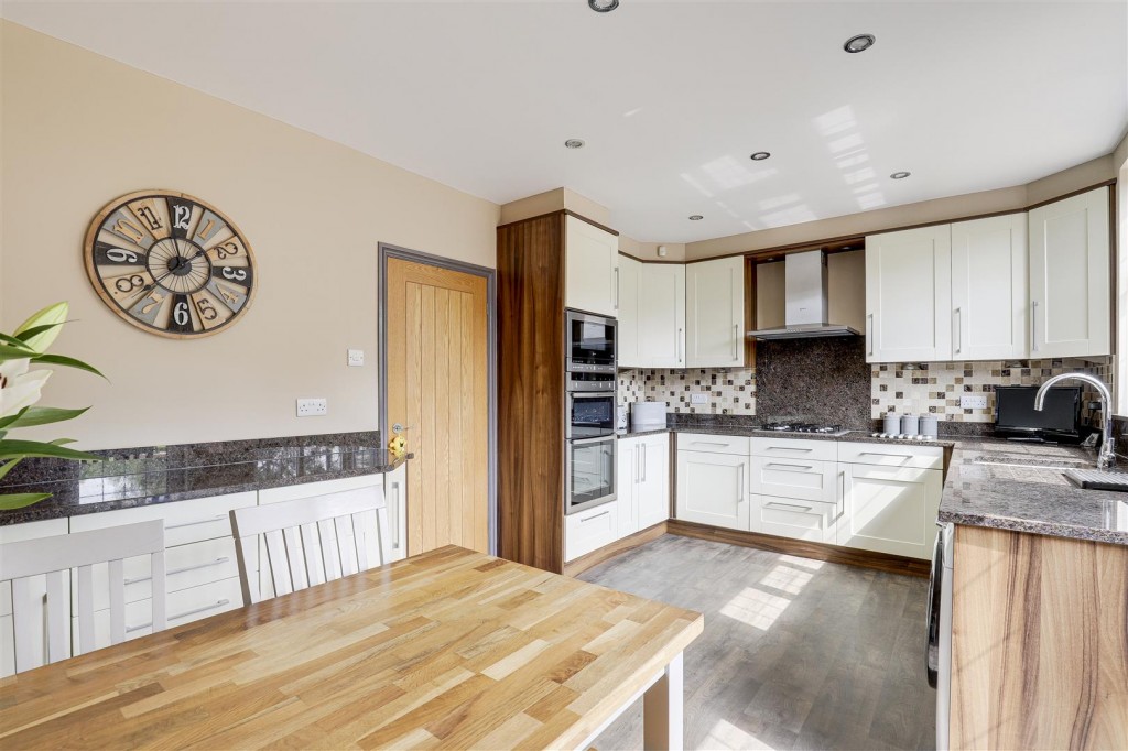 Plains Road, Mapperley, Nottinghamshire, NG 3 5LE