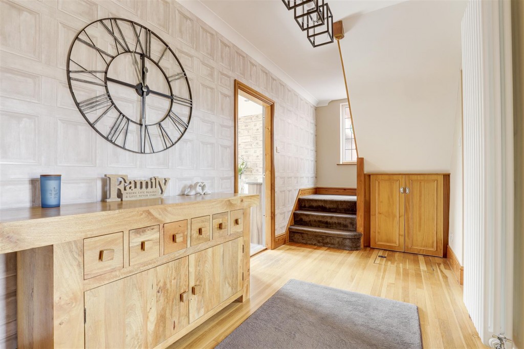 Plains Road, Mapperley, Nottinghamshire, NG 3 5LE