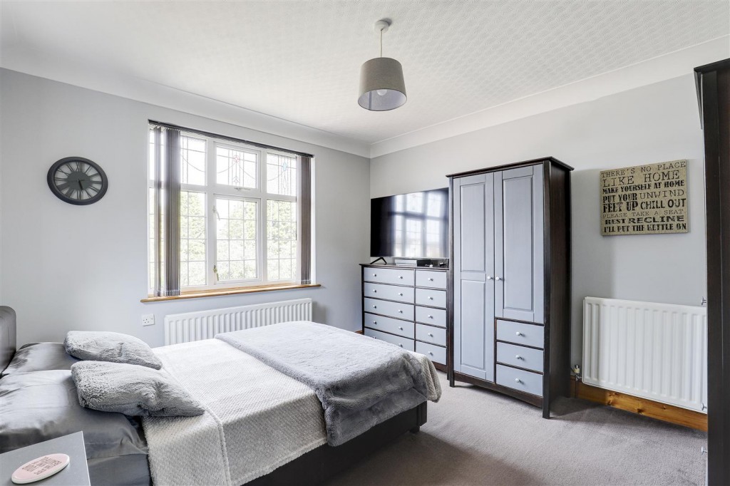 Plains Road, Mapperley, Nottinghamshire, NG 3 5LE