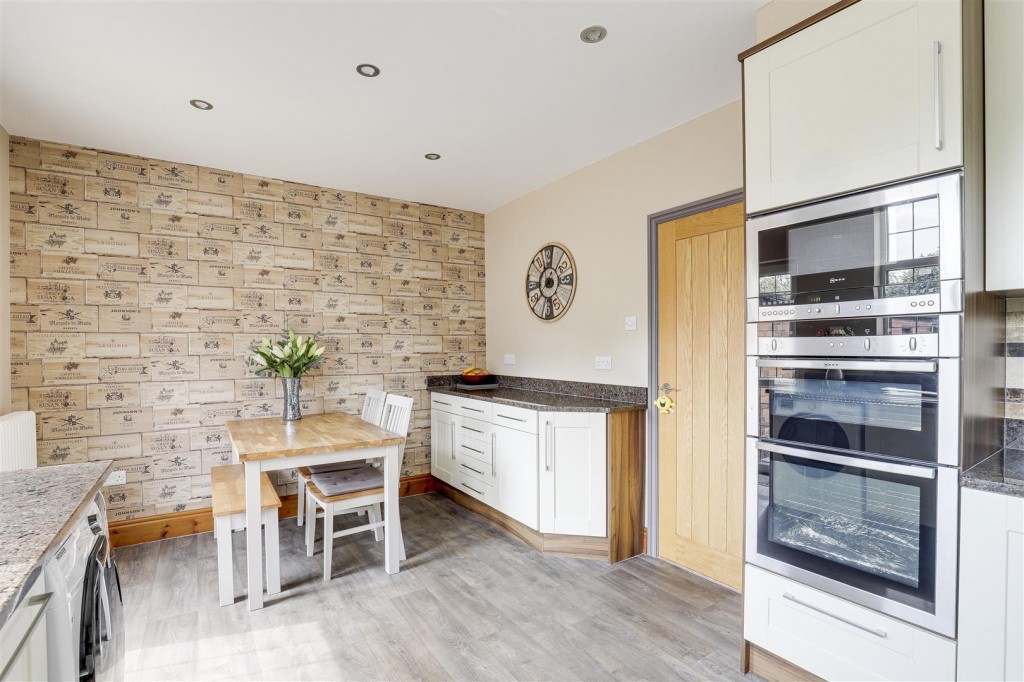 Plains Road, Mapperley, Nottinghamshire, NG 3 5LE