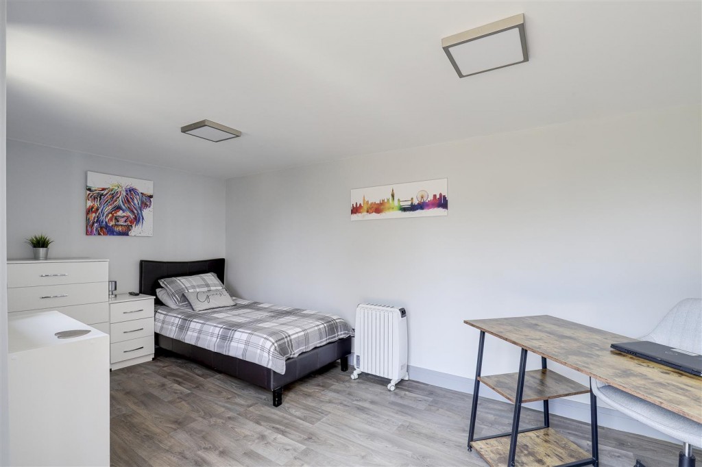 Plains Road, Mapperley, Nottinghamshire, NG 3 5LE
