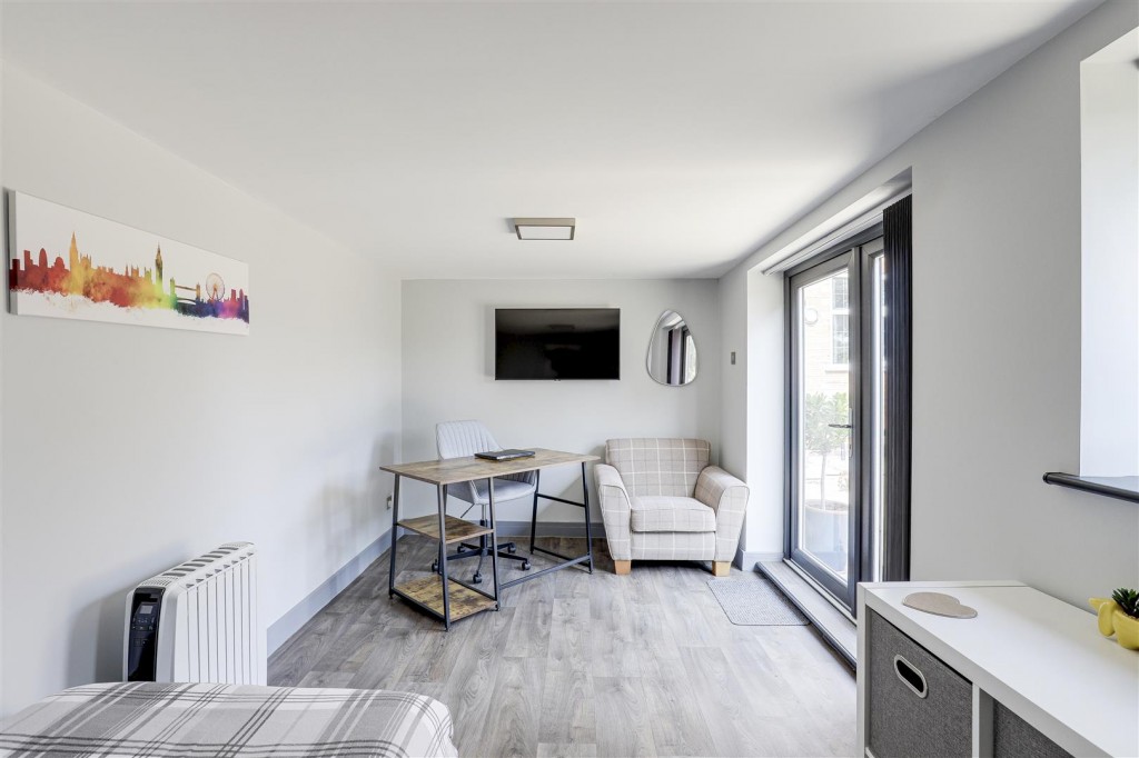 Plains Road, Mapperley, Nottinghamshire, NG 3 5LE