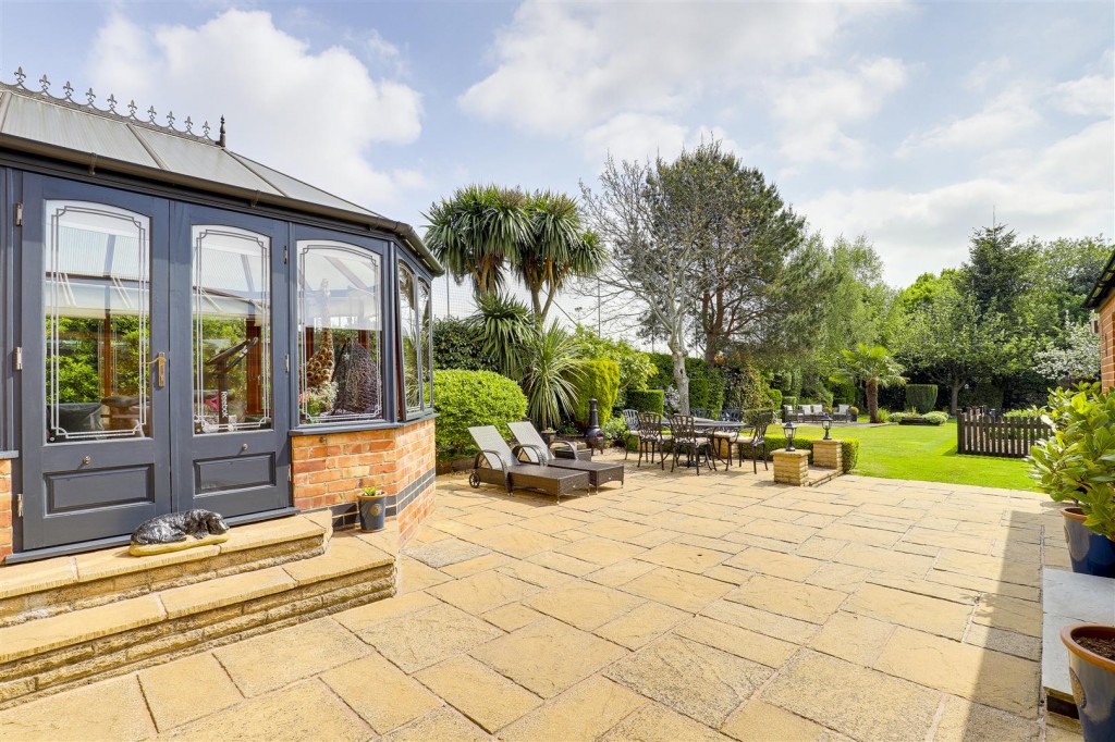 Plains Road, Mapperley, Nottinghamshire, NG 3 5LE